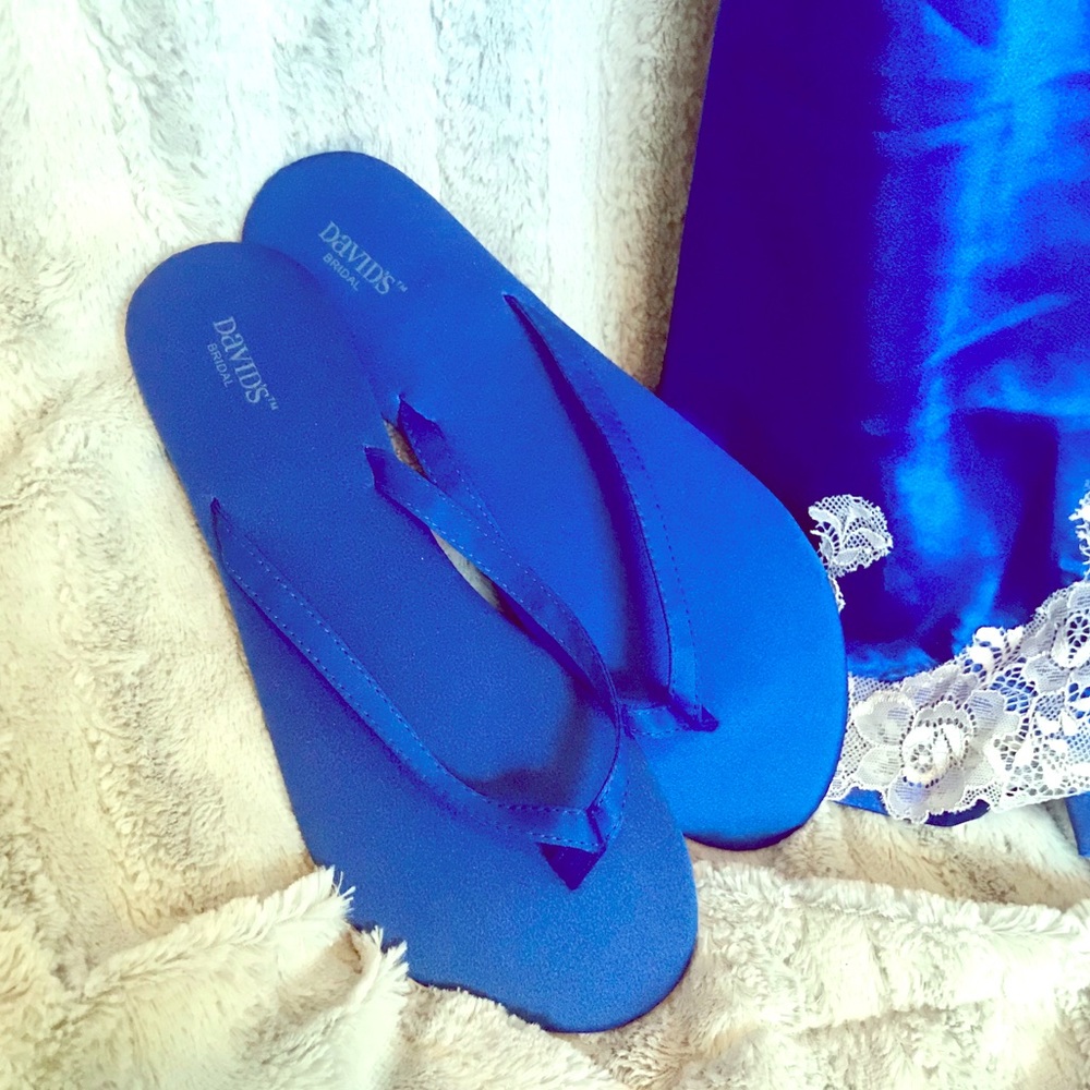 💙 NWOT David’s Bridal Flip Flops